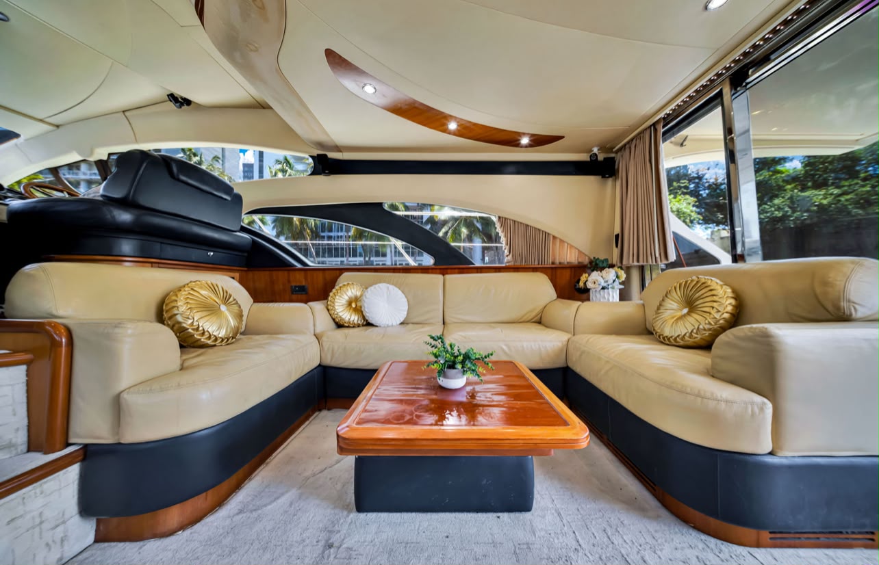 Azimut pink 60 ft — photo 4 of 10