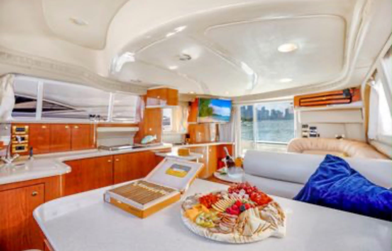 Sea Ray 52 ft — photo 2 of 5