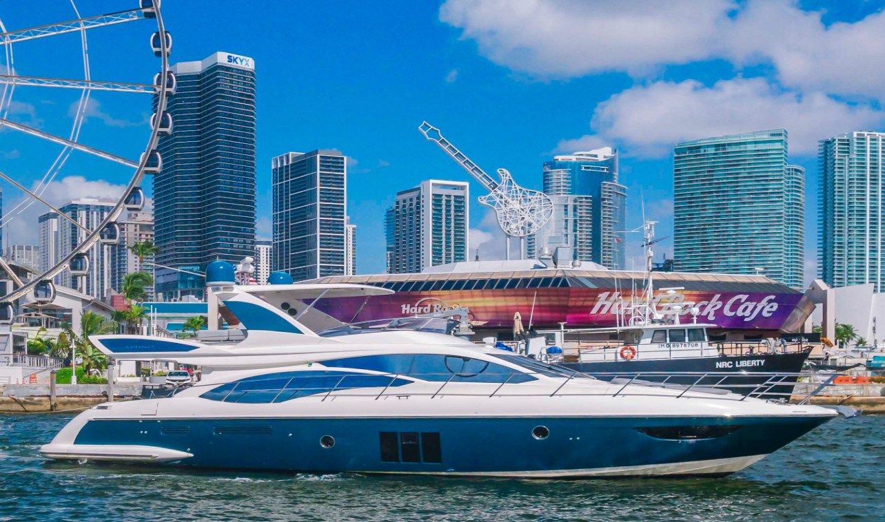 Azimut 62 ft — photo 1 of 7