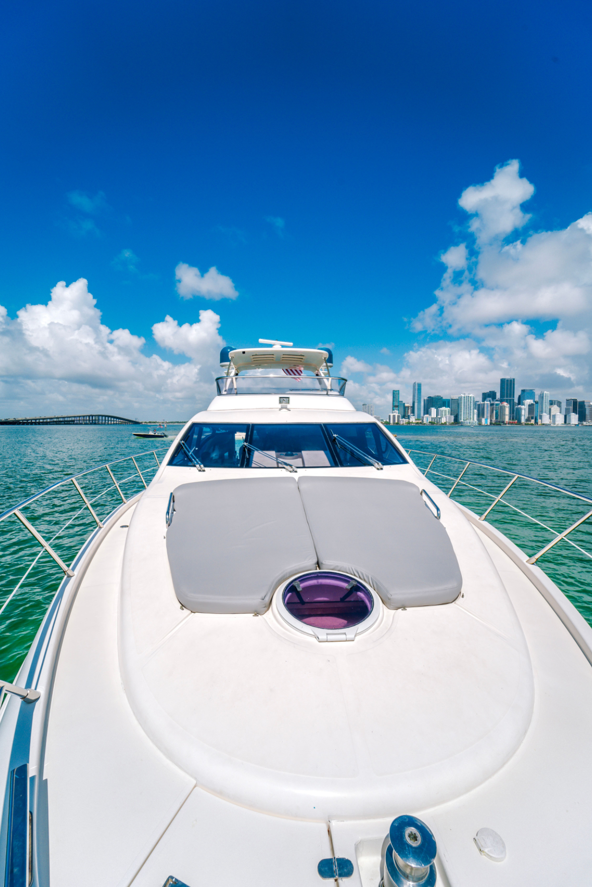 Azimut 62 ft — photo 2 of 7