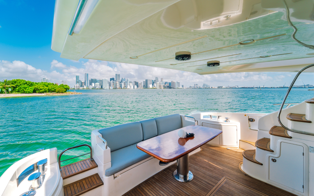 Azimut 62 ft — photo 3 of 7