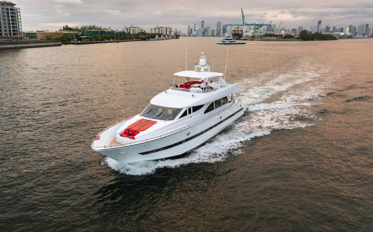 Ferretti 90 ft — photo 1 of 12