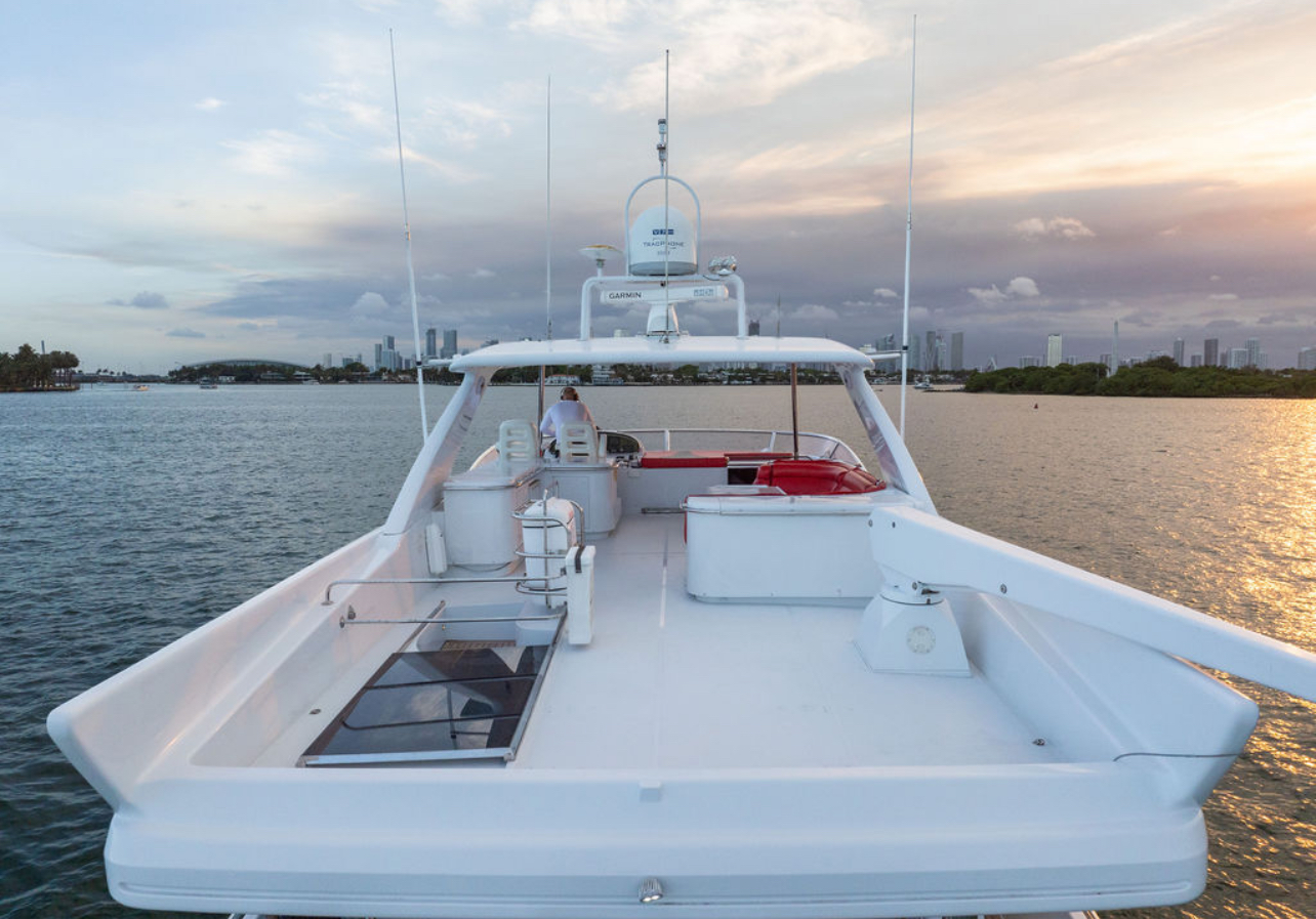 Ferretti 90 ft — photo 4 of 12