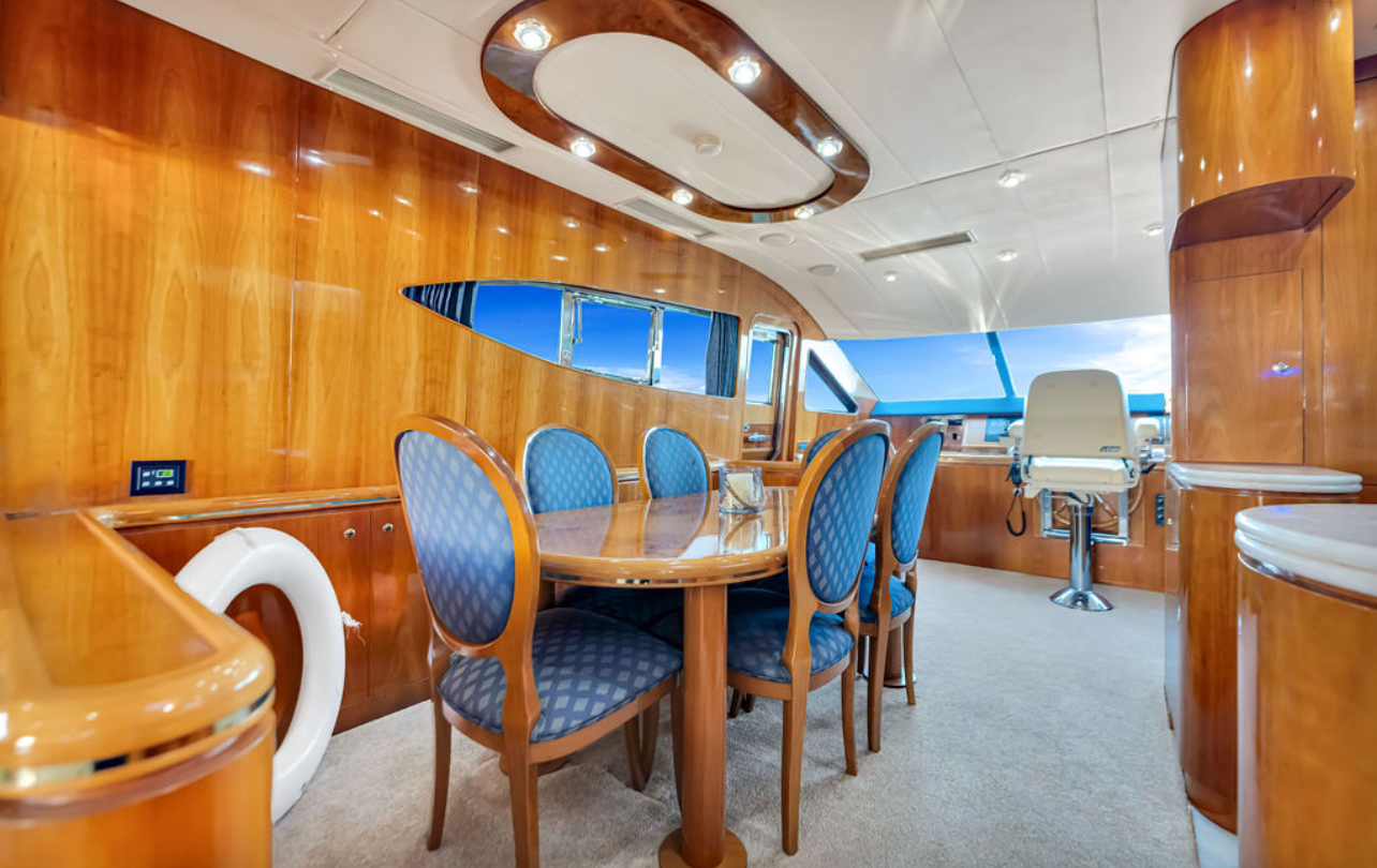 Ferretti 90 ft — photo 12 of 12