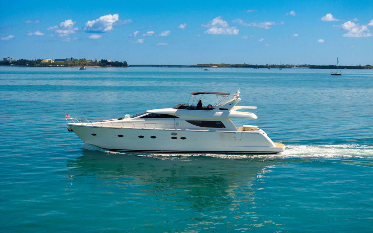 Ferretti 80 ft — photo 2 of 10