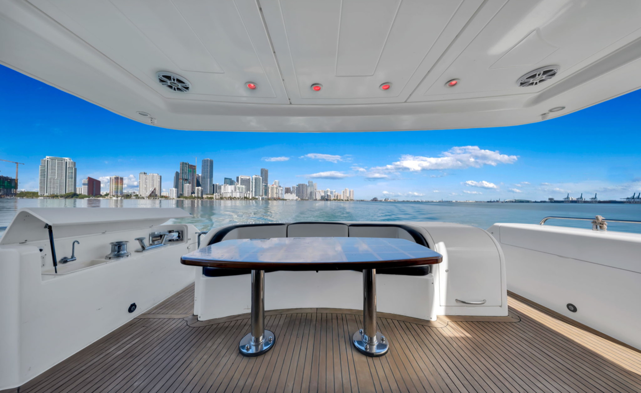 Ferretti 80 ft — photo 5 of 10