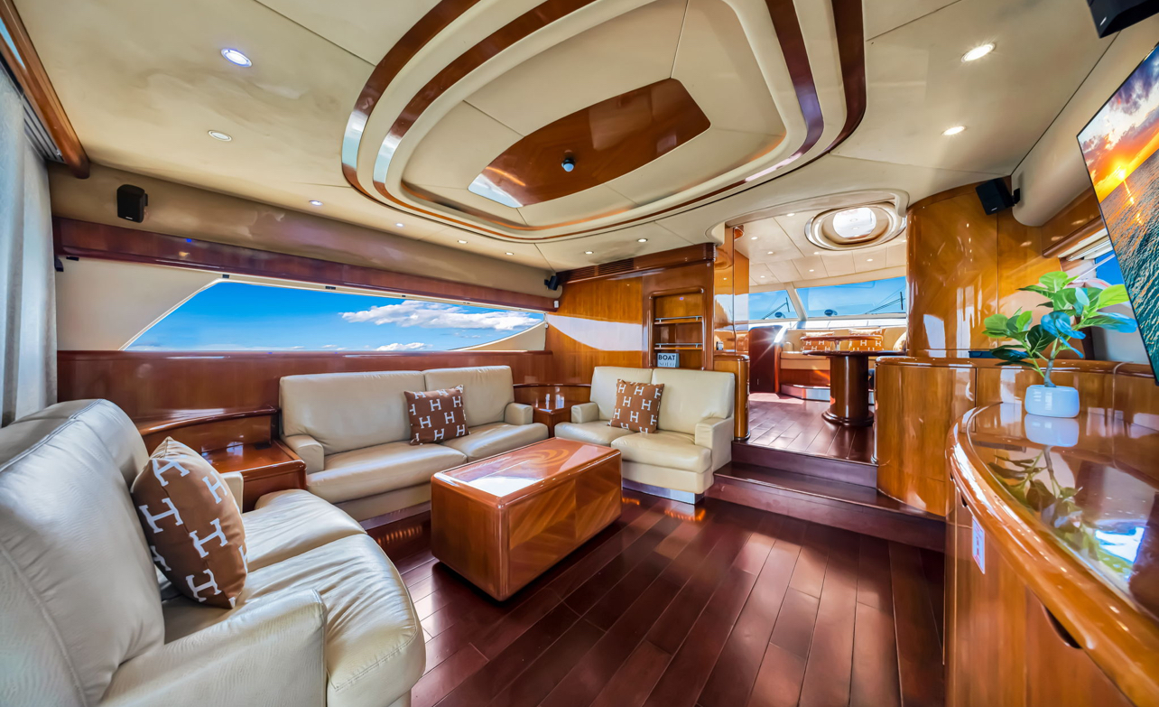 Ferretti 80 ft — photo 6 of 10
