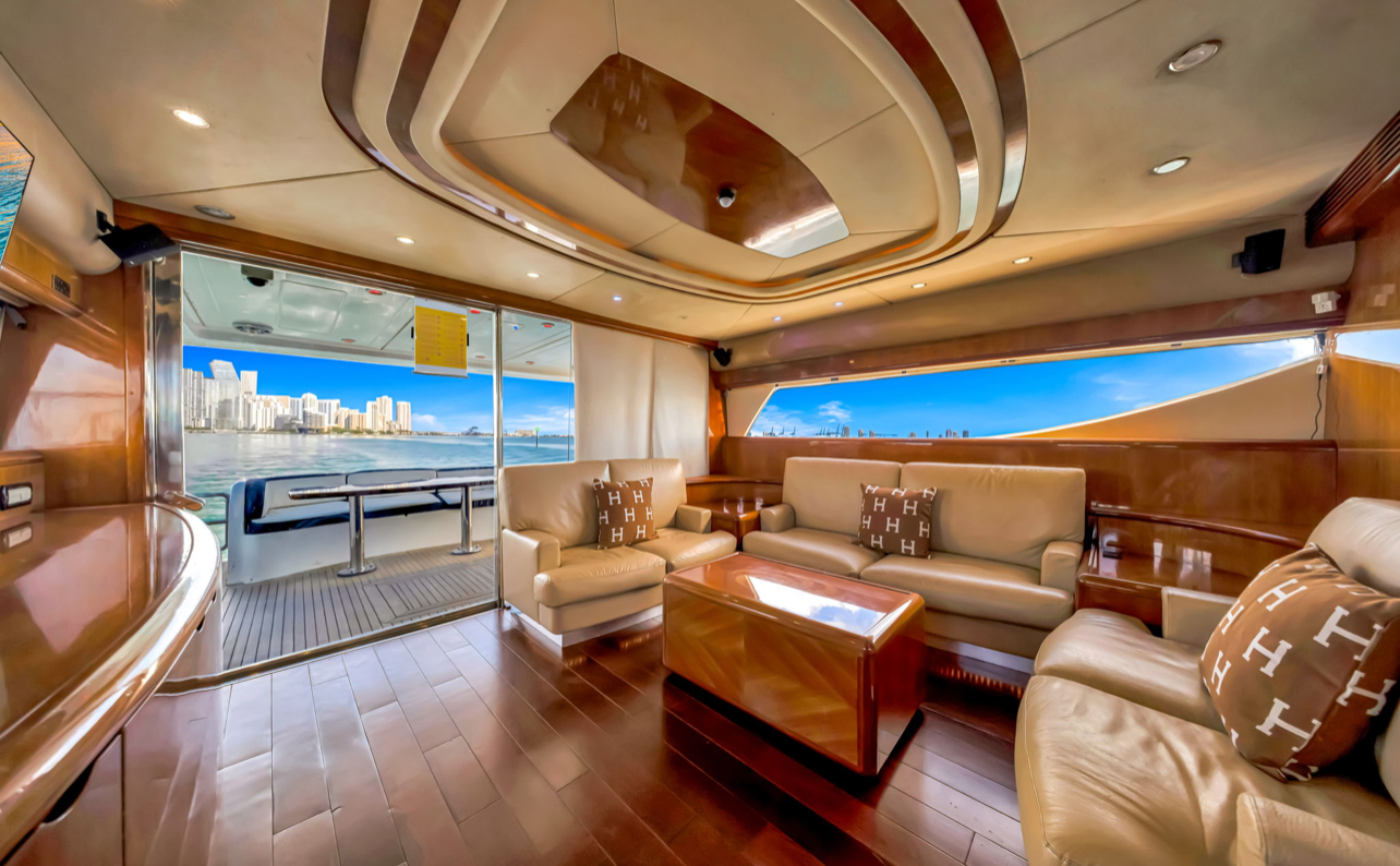 Ferretti 80 ft — photo 7 of 10