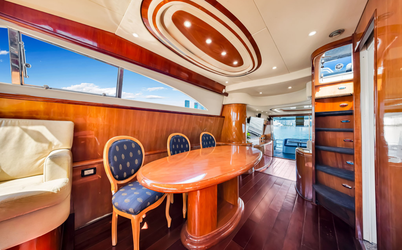 Ferretti 80 ft — photo 8 of 10